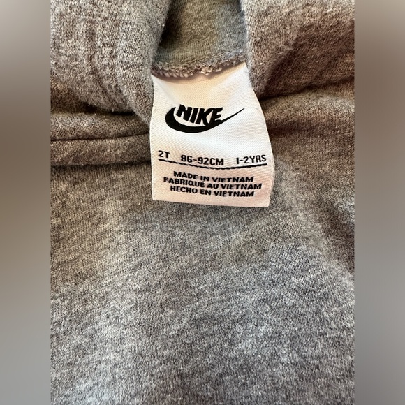 GUC Toddler Nike Hoodie in Grey Size 2T. - Picture 3 of 3